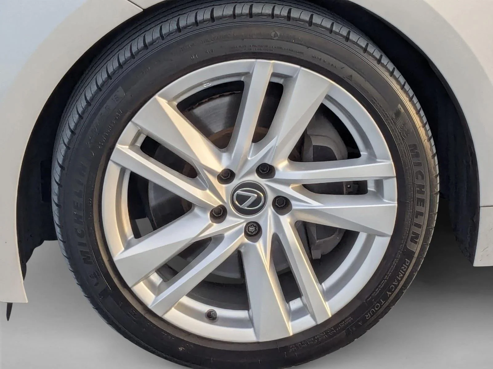 2024 Lexus IS 300 - Photo 24