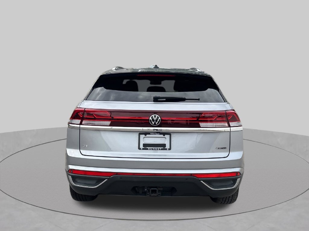 Used 2025 Silver Volkswagen 2.0T SE w/Technology image 36
