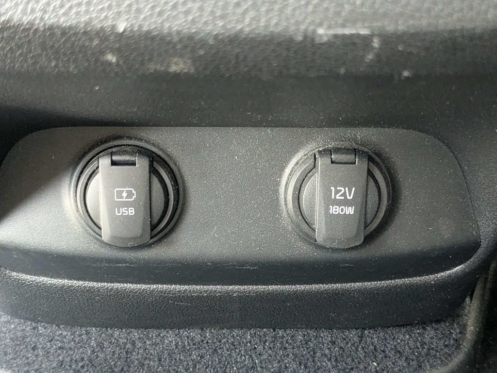 Used 2017 White Kia LX image 14