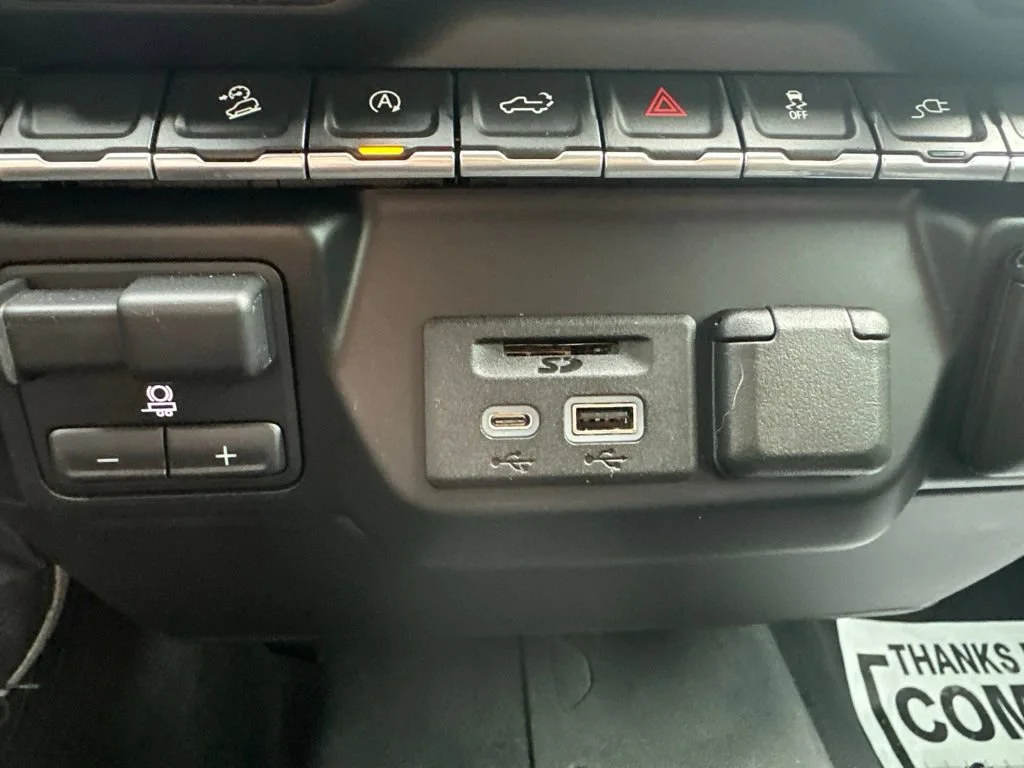 Used 2022 Iridescent Pearl Tricoat Chevrolet LT image 24