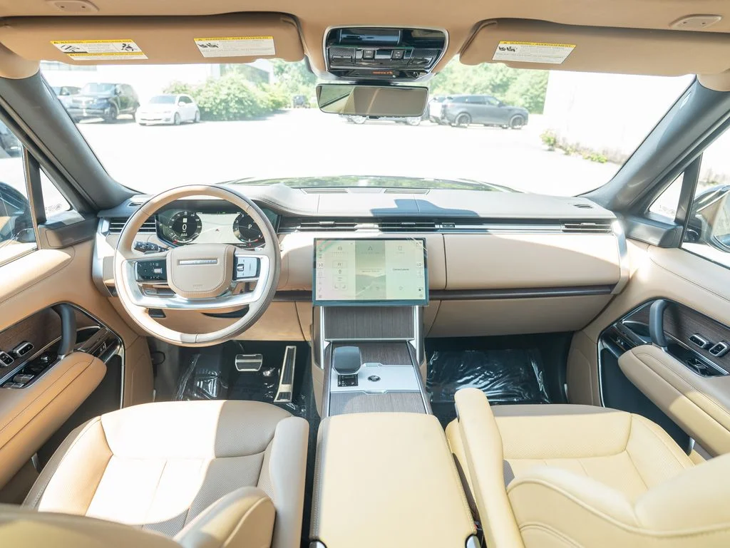 Certified Used 2026  Land Rover SE image 18