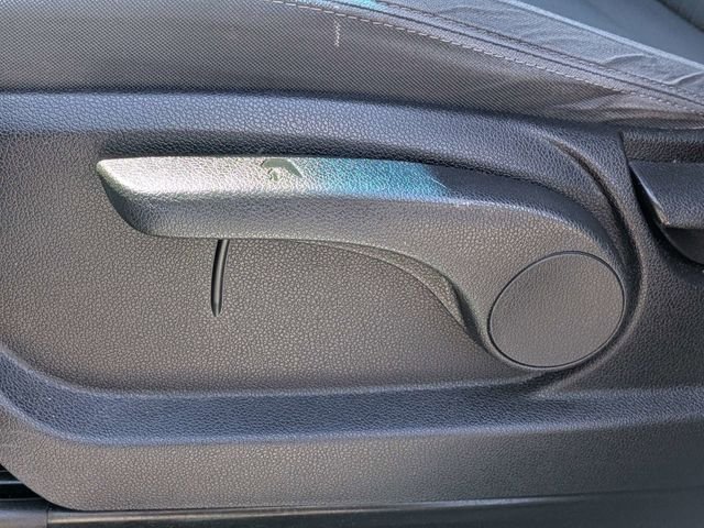 Used 2018 White Kia LX image 20