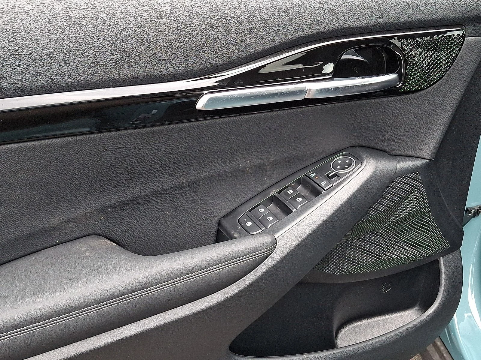 New 2026 Pluton Blue / Black Roof Kia S image 5