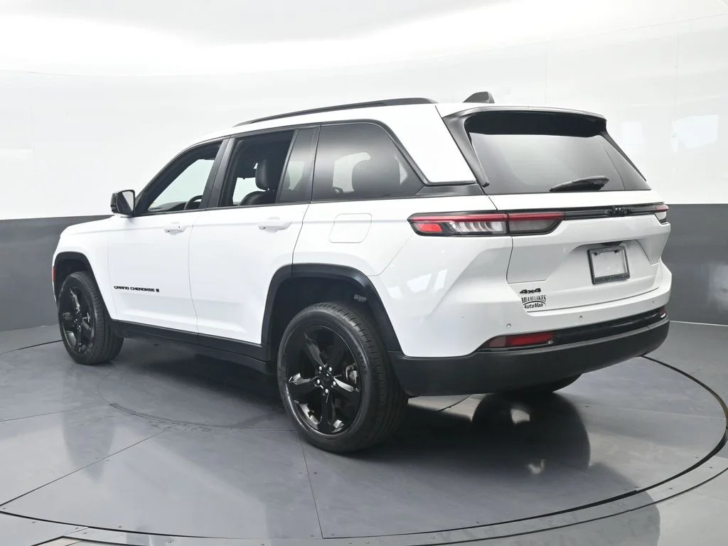 Used 2023 Bright White Clearcoat Jeep Altitude X image 4