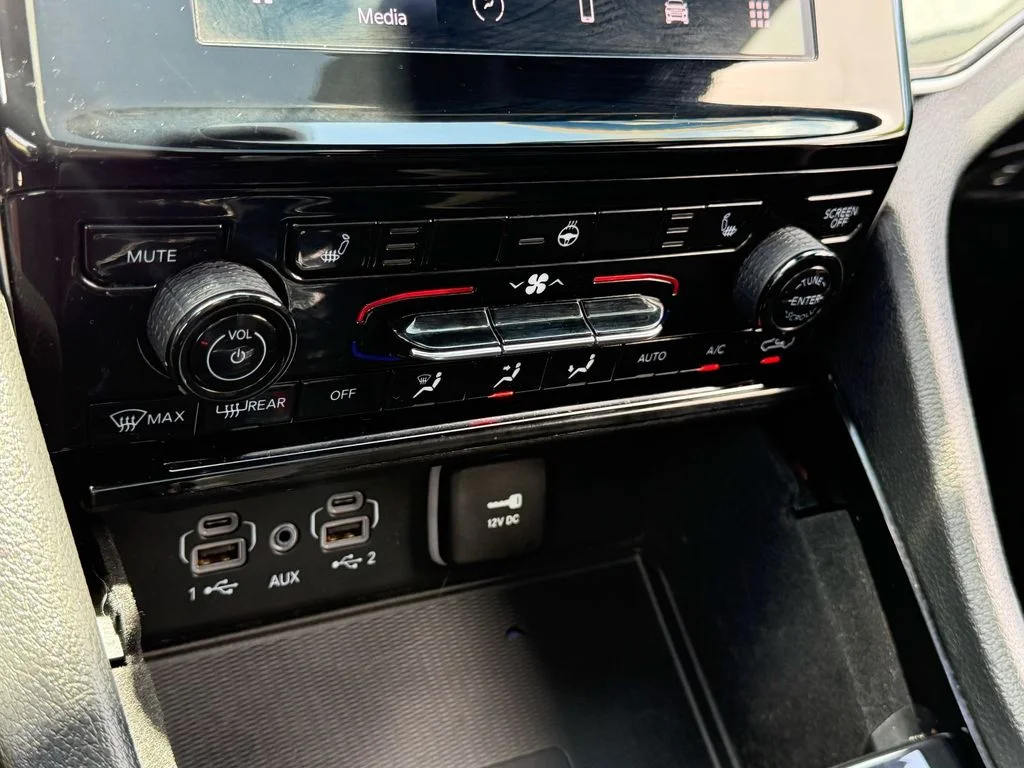 Used 2022 Gray Jeep Altitude image 17