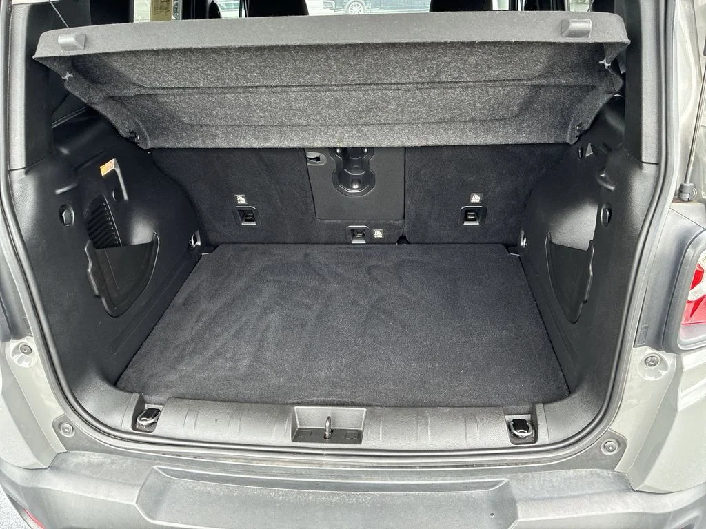 Used 2021 Gray Jeep Latitude image 20