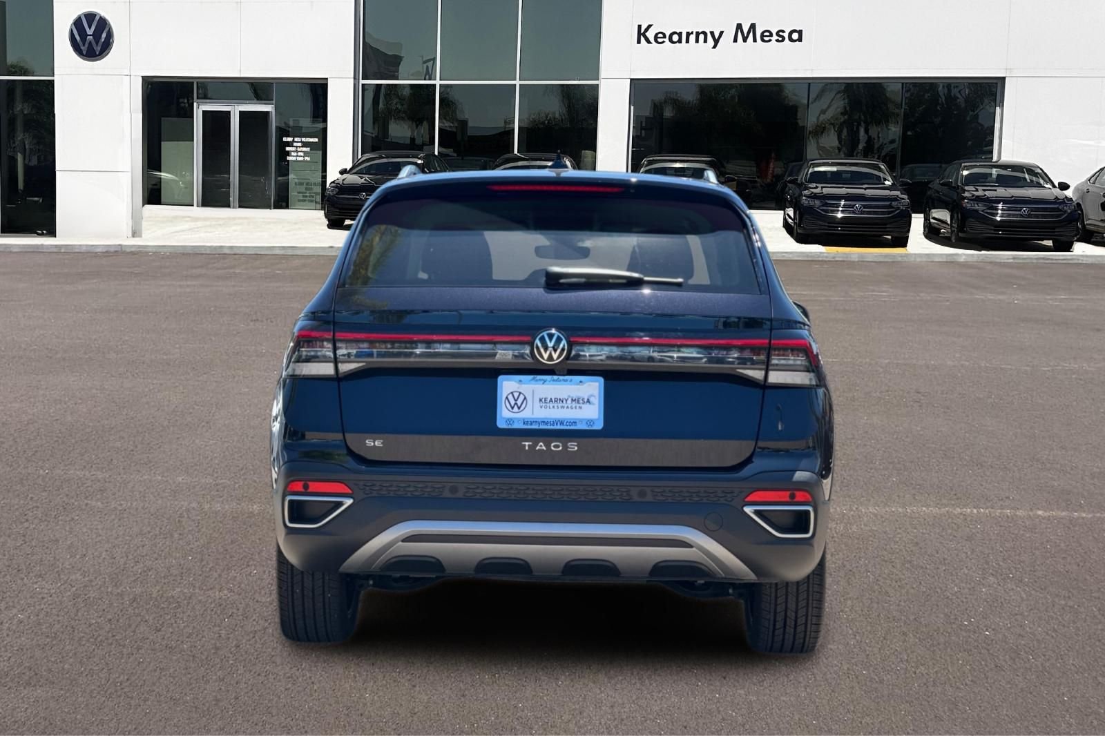 Certified Used 2025 Deep Black Volkswagen 1.5T SE image 5