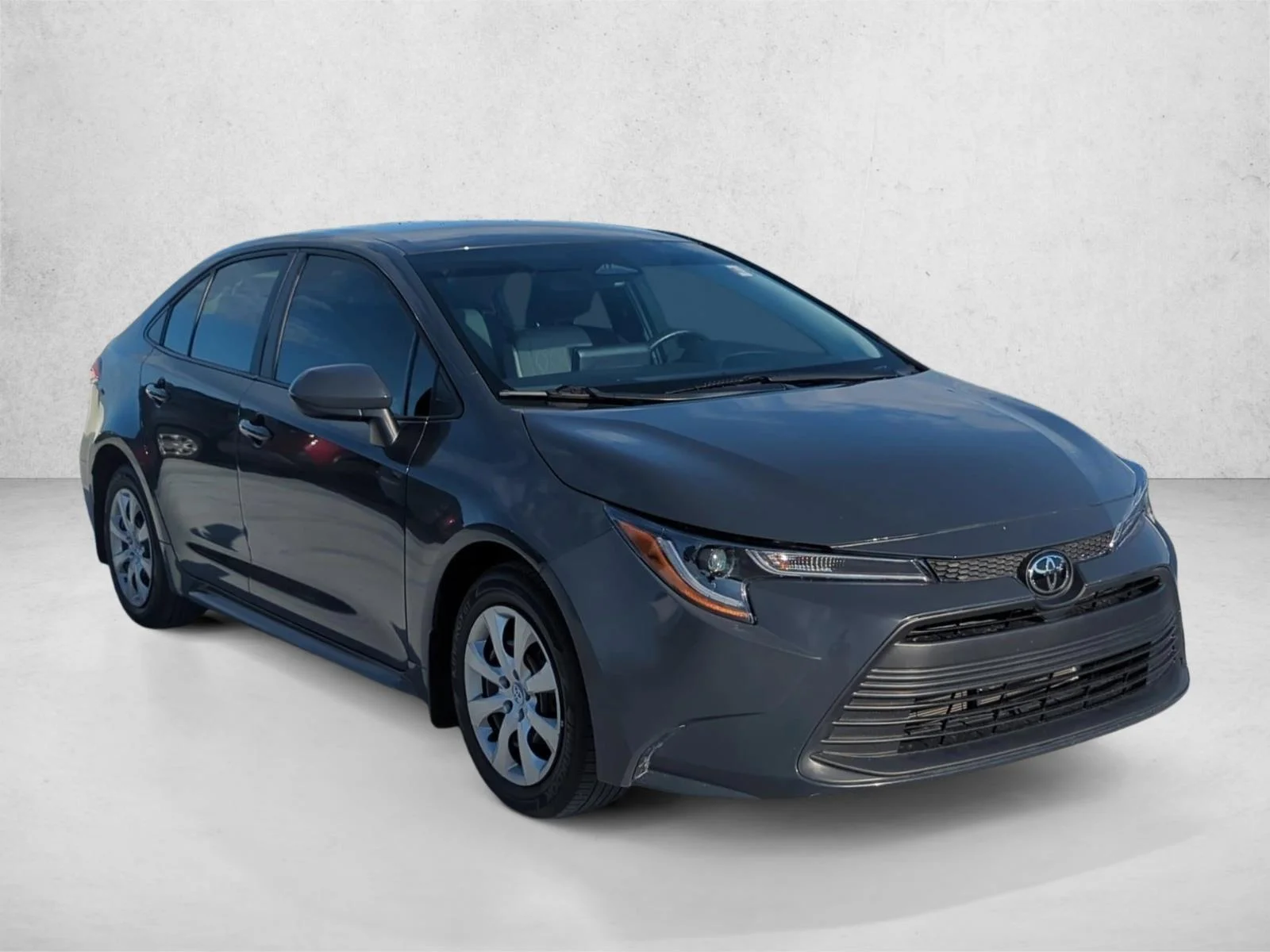 Used 2025 Underground Toyota LE image 4