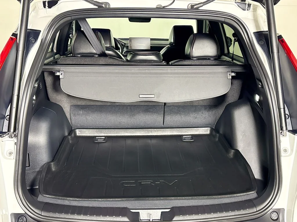 Used 2025 Platinum White Pearl Honda Sport-L image 21