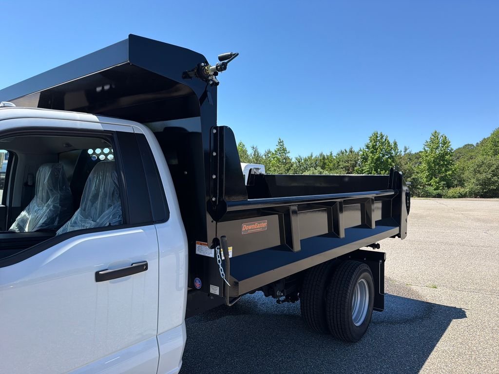 New 2026 Oxford White Ford F-350® XL image 4