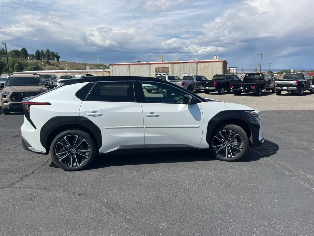 Used 2023 Pearl Toyota Limited image 12
