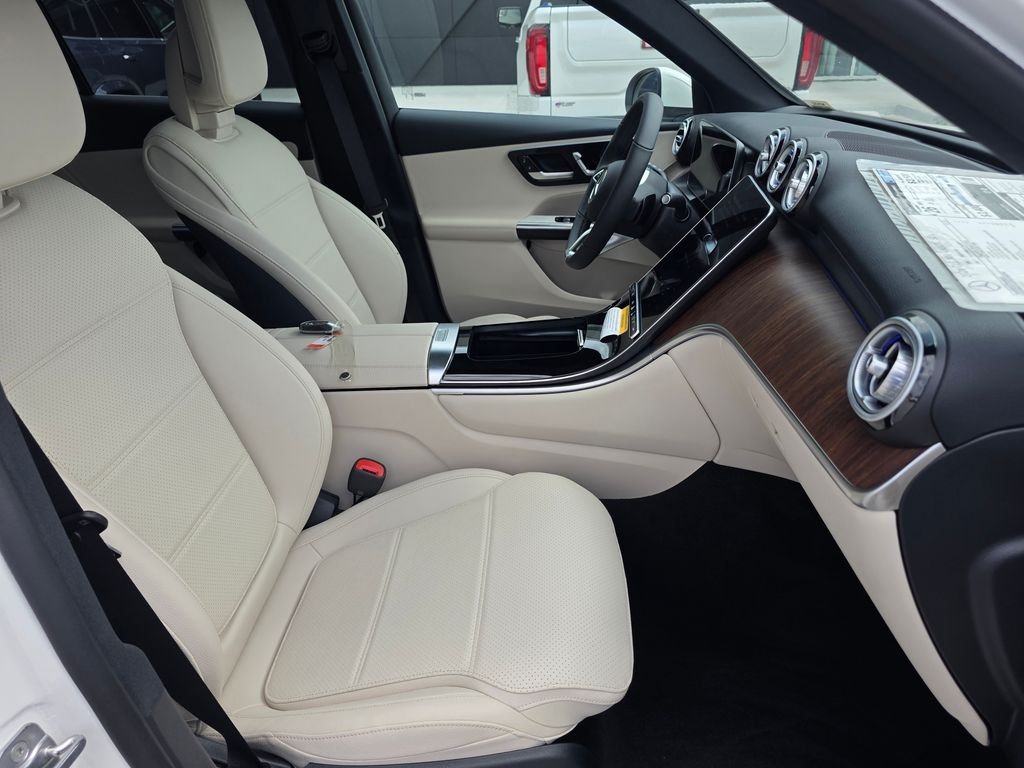 New 2026 Polar White Mercedes-Benz GLC 300 image 20