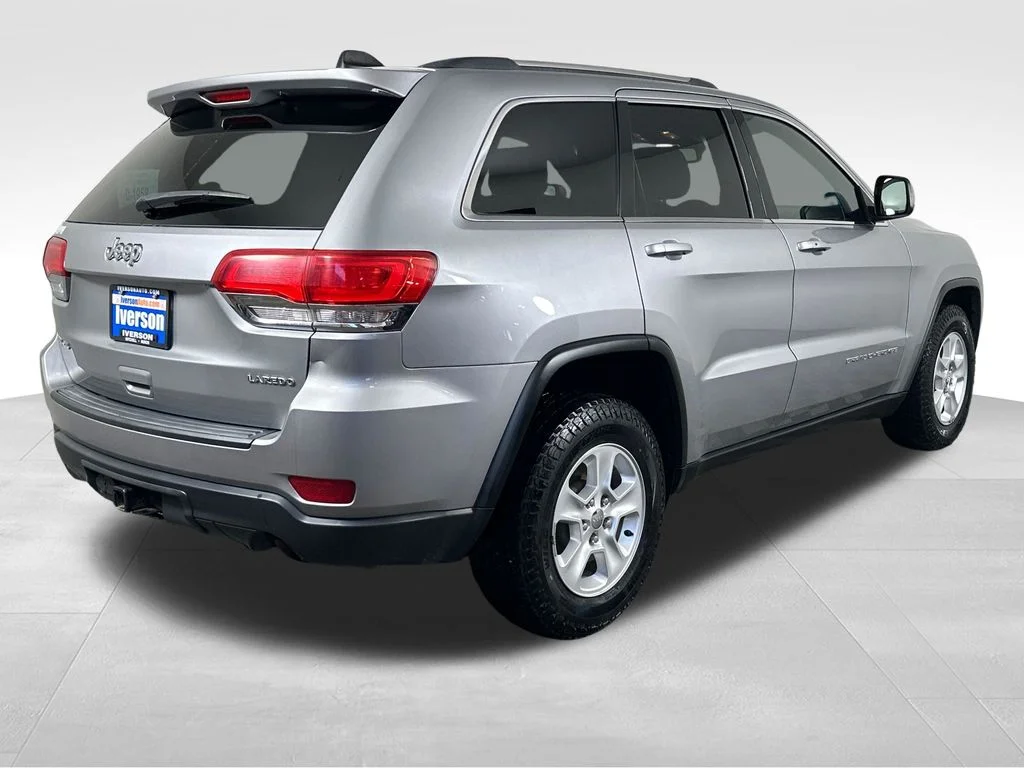 Used 2015 Silver Jeep Laredo image 12