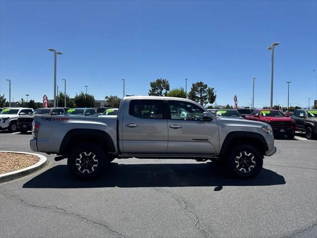 Certified Used 2020 SILVER SKY METALLIC Toyota  image 5