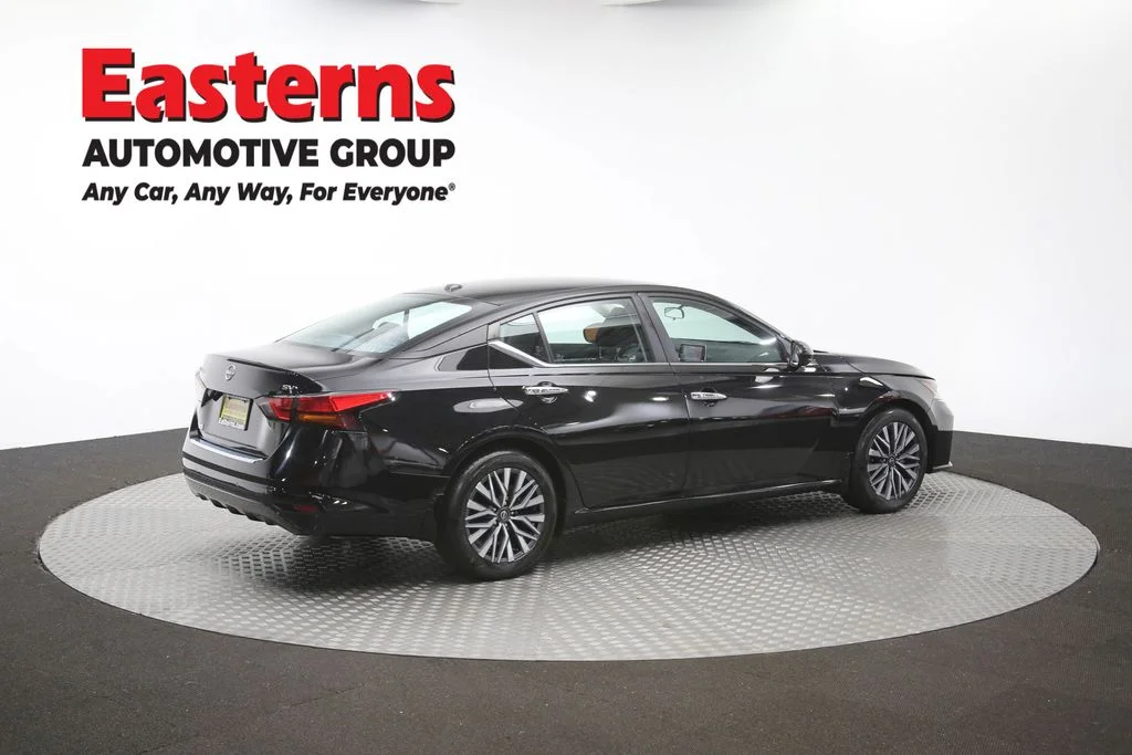 Used 2023 Black Nissan 2.5 SV image 41