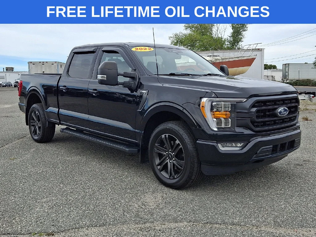 Used 2022 Agate Black Metallic Ford XLT image 1