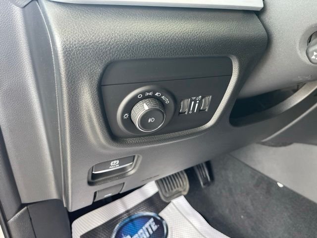 New 2026 Silver Zynith Exterior Paint Jeep 85th Anniversary Edition image 17