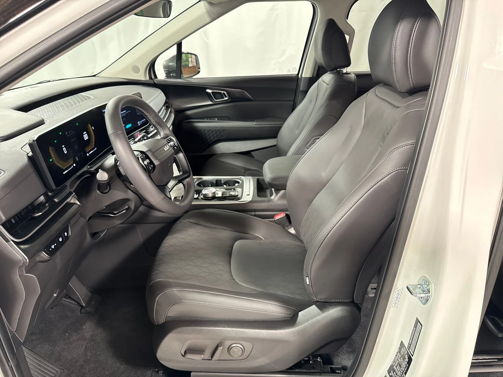 New 2027 Snow White Pearl Kia EX image 3