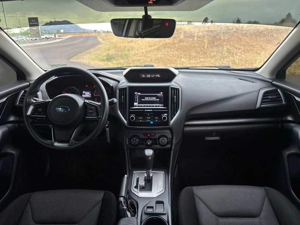 Used 2018 Silver Subaru 2.0i image 19
