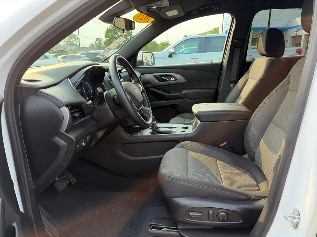 2023 Chevrolet Traverse 1LT - Photo 10