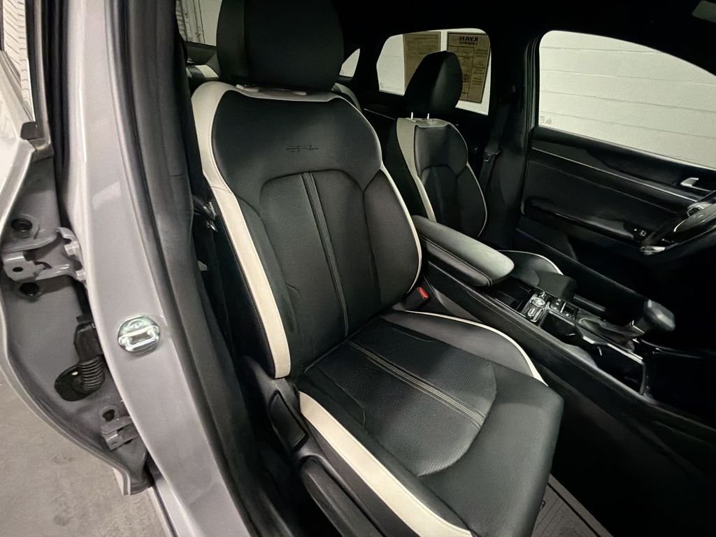 Used 2025 Wolf Gray Kia GT-Line image 26