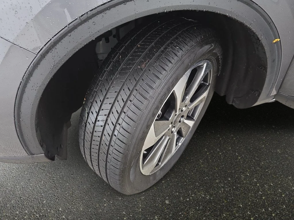 Used 2023 Gray Metallic Ford Platinum image 36