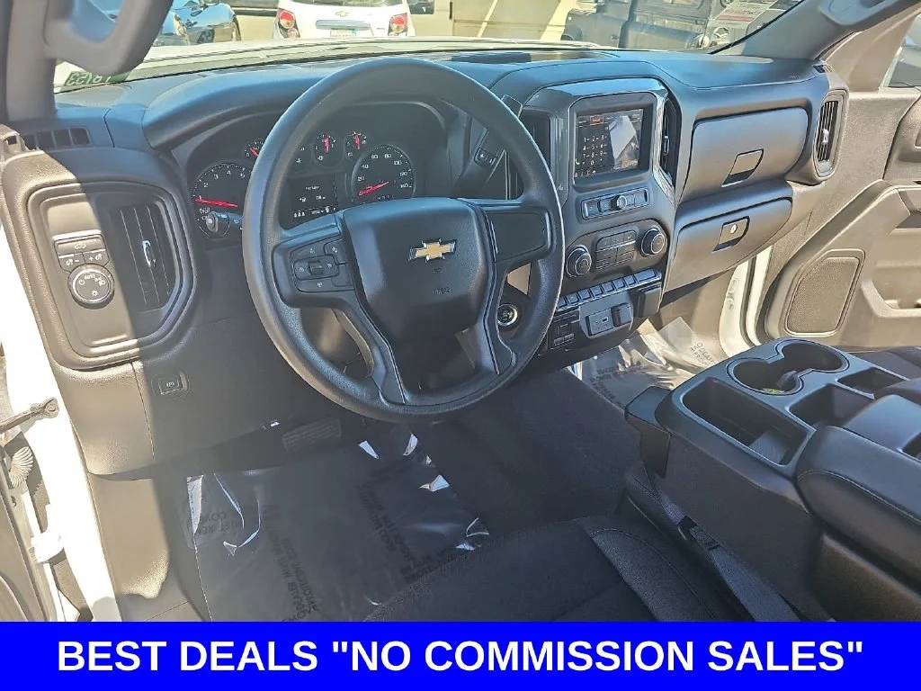 Used 2024 White Chevrolet Custom image 15