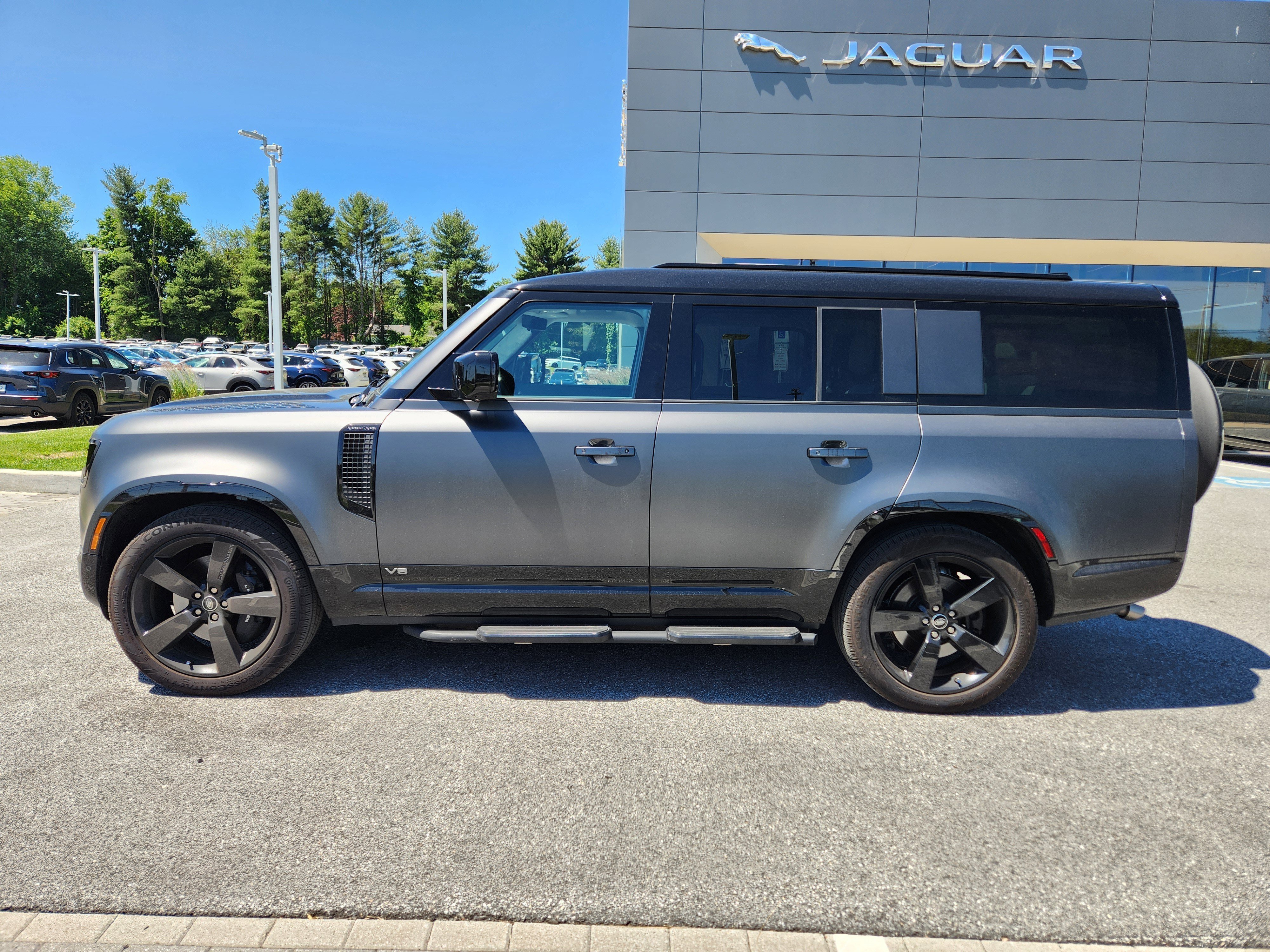 Certified Used 2025 Carpathian Gray Premium Metallic Land Rover V8 image 5