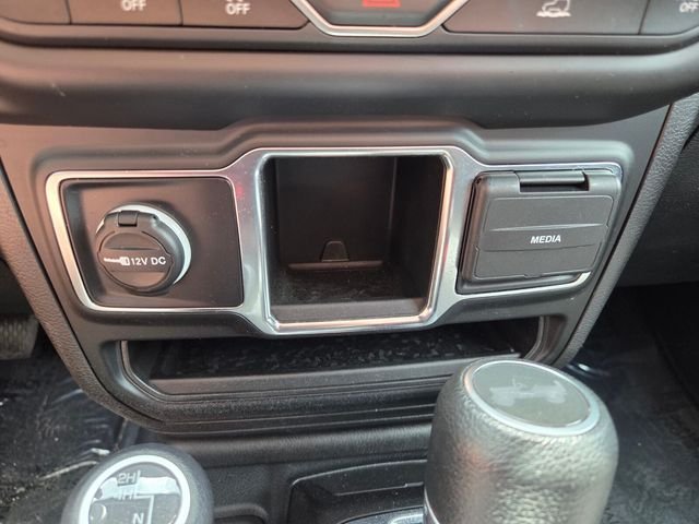 Used 2023 Blue Jeep Sport image 25
