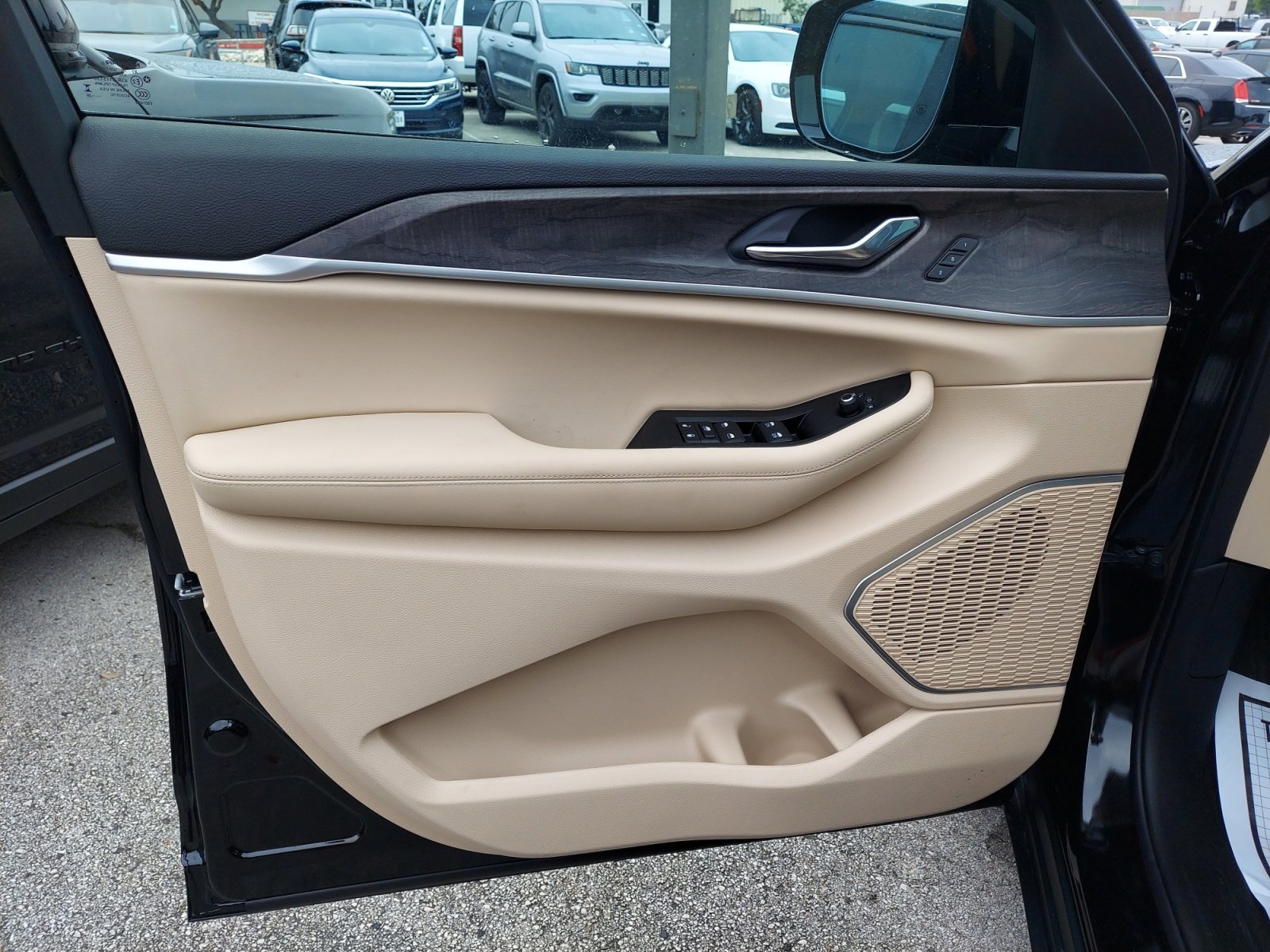 New 2026 Diamond Black Crystal Pearlcoat Jeep Limited image 29