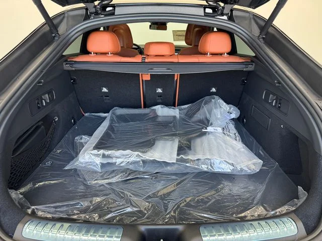 New 2027 Black Mercedes-Benz GLC 300 image 8