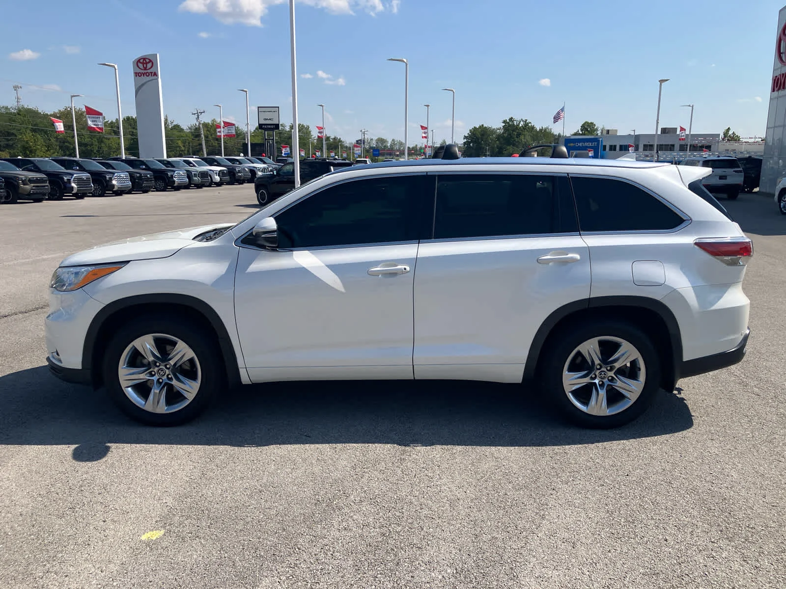 Used 2016 Blizzard Pearl Toyota Limited Platinum image 4