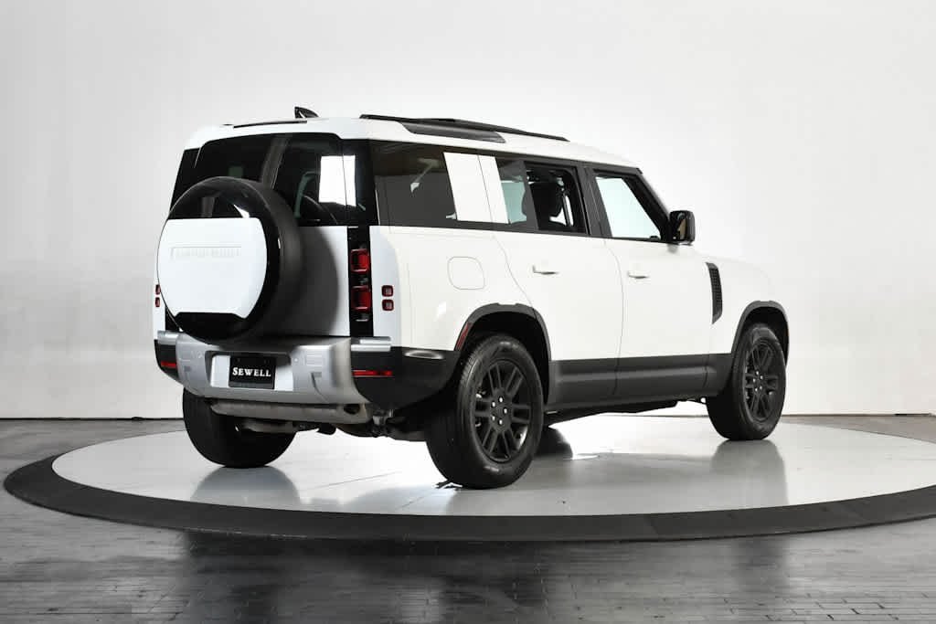 Certified Used 2025 WHT Land Rover S image 6