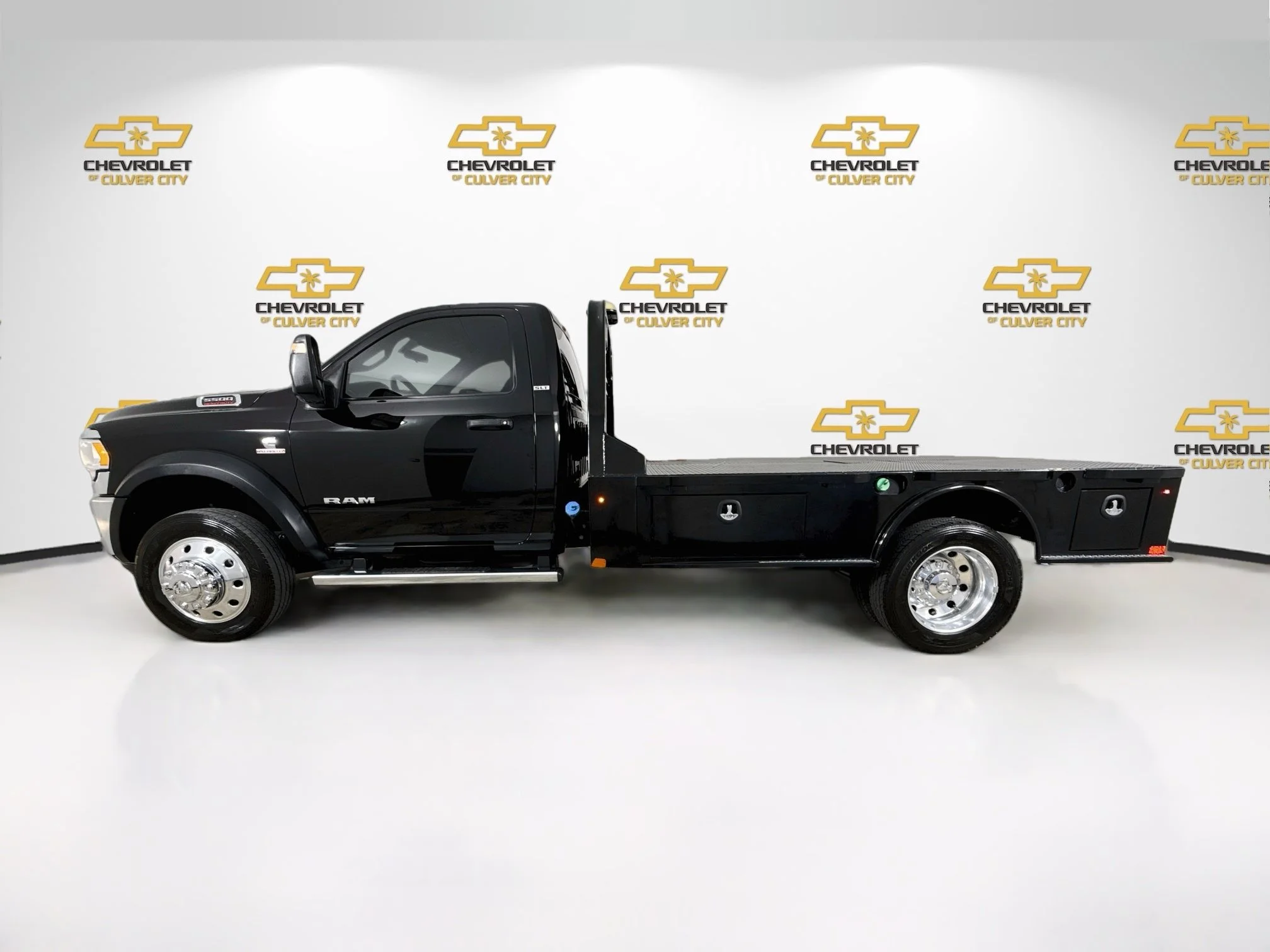 Used 2024  Ram SLT image 5