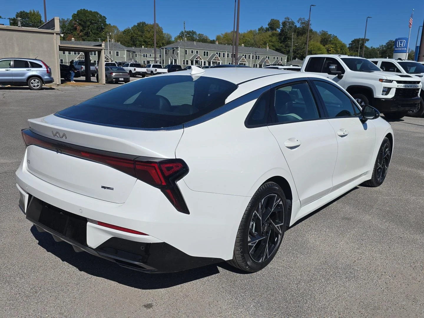 Used 2025 Snow White Pearl Kia GT-Line image 3