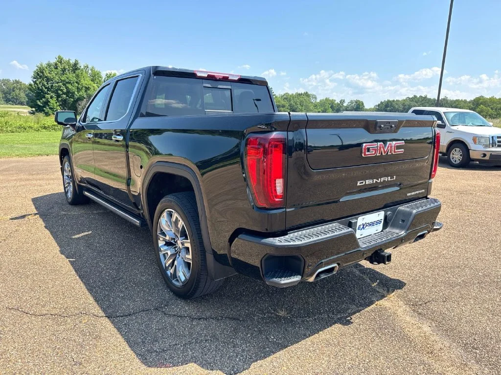 Used 2024 Black GMC Denali image 6