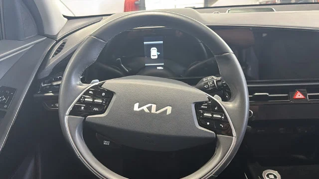 Certified Used 2025 White Kia EX image 21