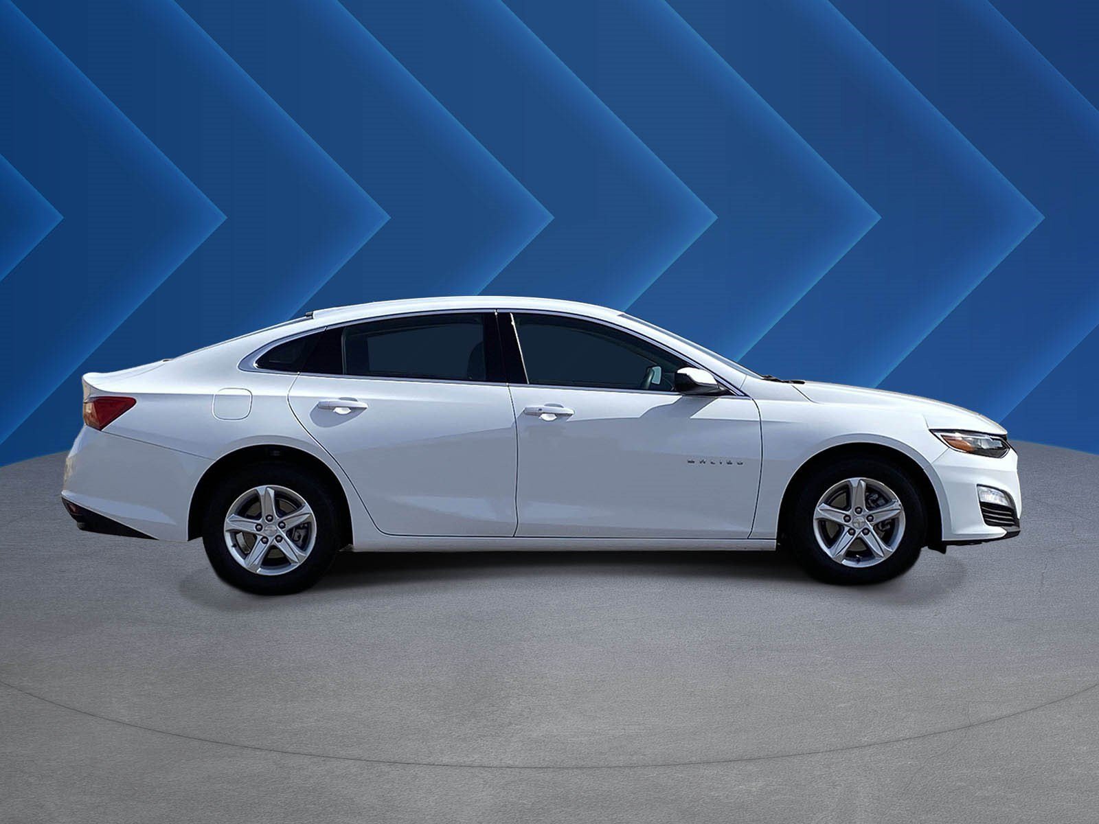 Used 2025 Summit White Chevrolet LS image 2