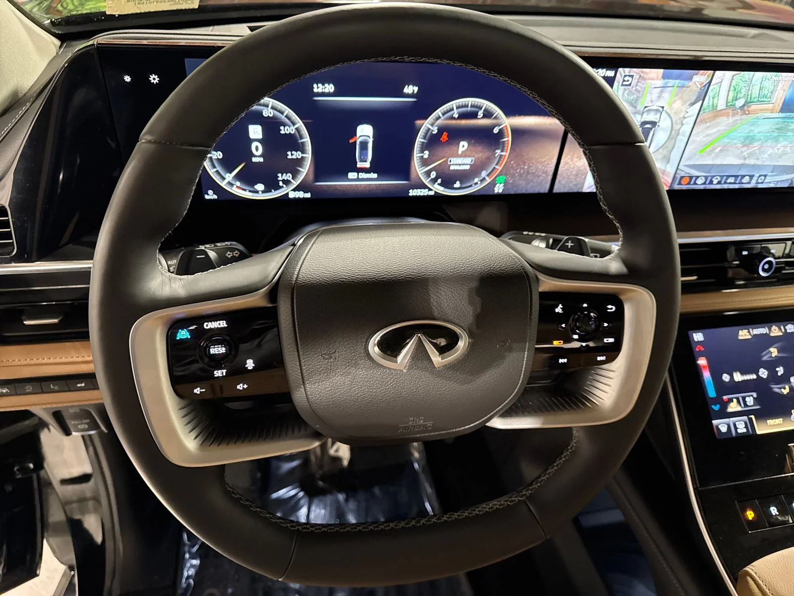 Certified Used 2025 Black INFINITI LUXE image 23