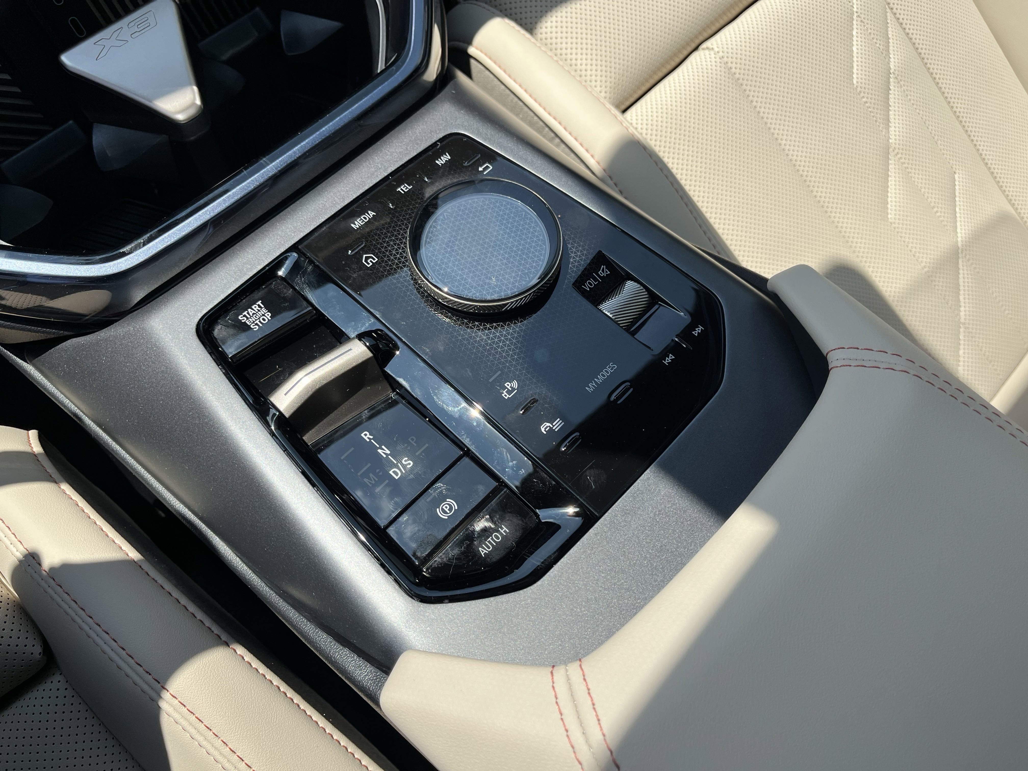 2025 BMW X3 30 - Photo 14