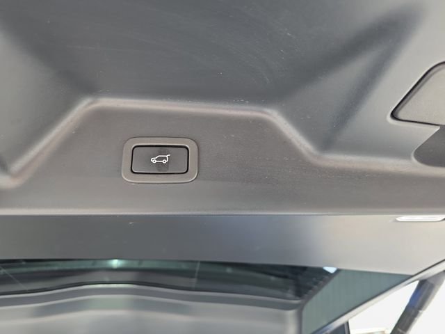 Certified Used 2022 White Land Rover Westminster image 16
