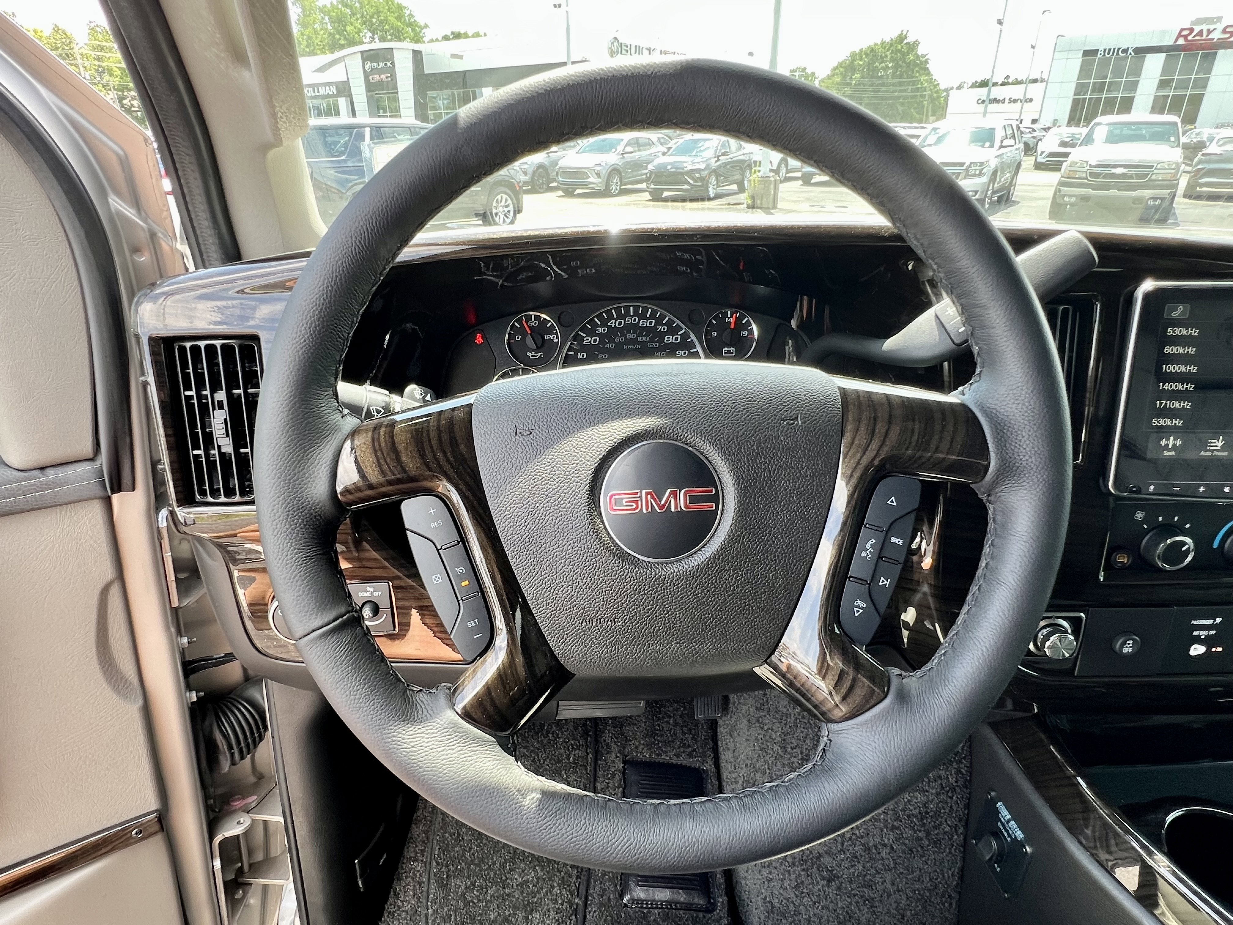 2025 GMC Savana Cargo Work Van - Photo 17