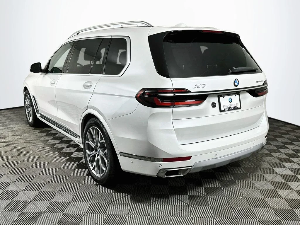 Used 2025 White Metallic BMW xDrive40i image 7