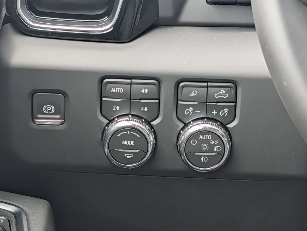 2026 GMC Sierra 3500HD Denali - Photo 11