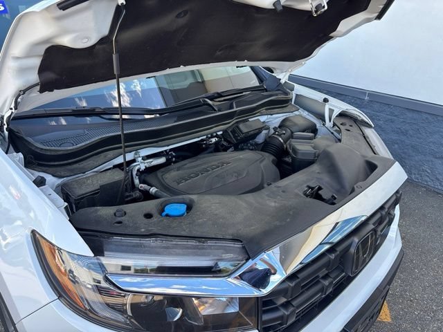 Certified Used 2025 Platinum White Pearl Honda AWD RTL image 18