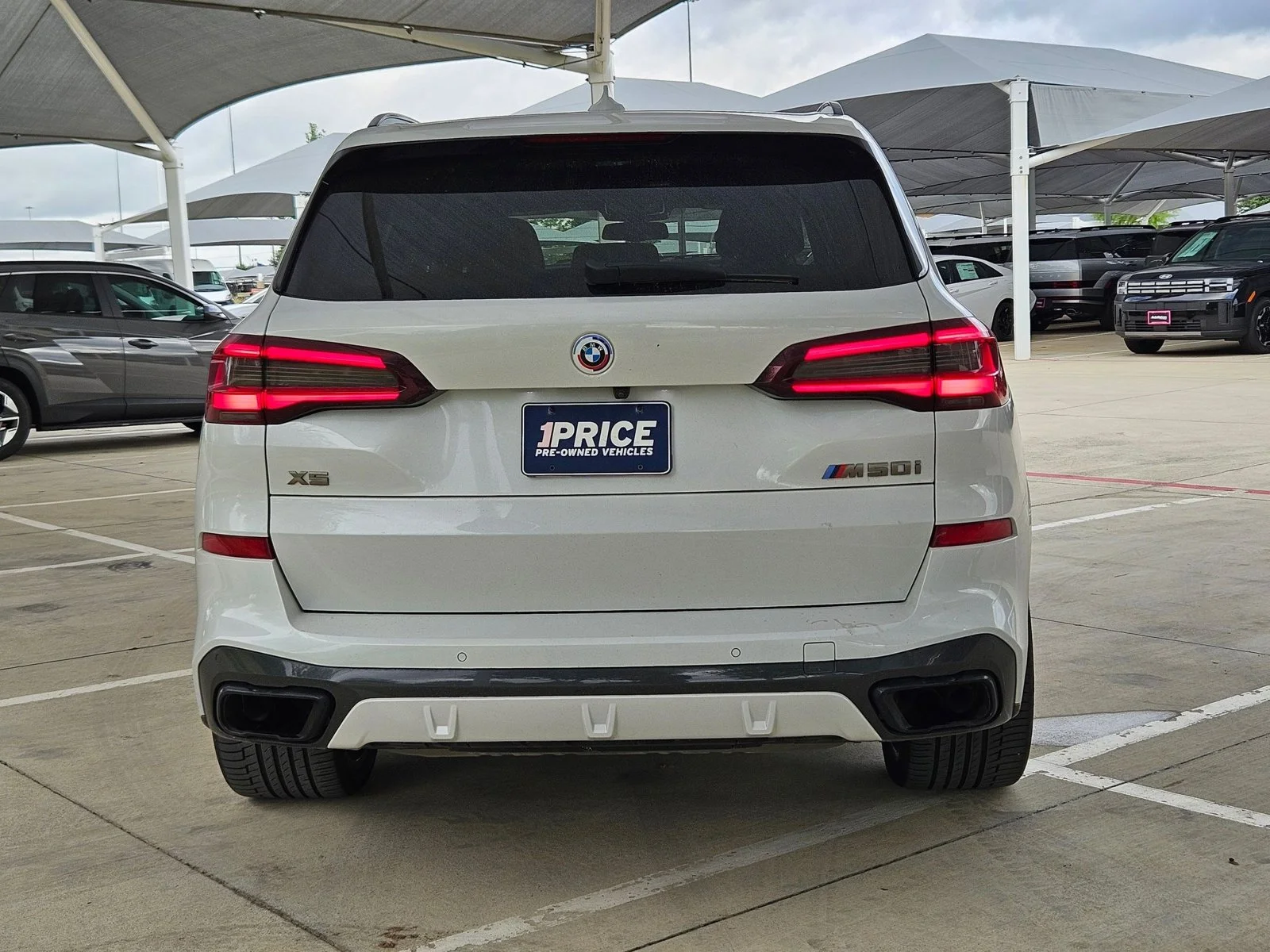 Used 2022 Mineral White Metallic BMW M50i image 6
