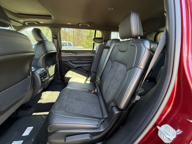 New 2026 Velvet Red Pearl-Coat Exterior Paint Jeep Laredo image 13