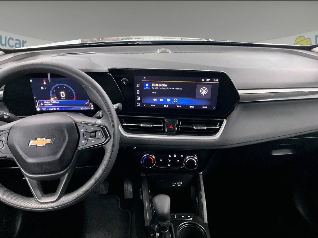 Used 2025 Gray Chevrolet LT image 18
