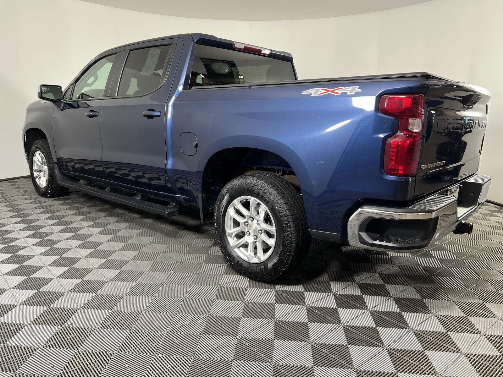 Used 2022 Northsky Blue Metallic Chevrolet LT image 13