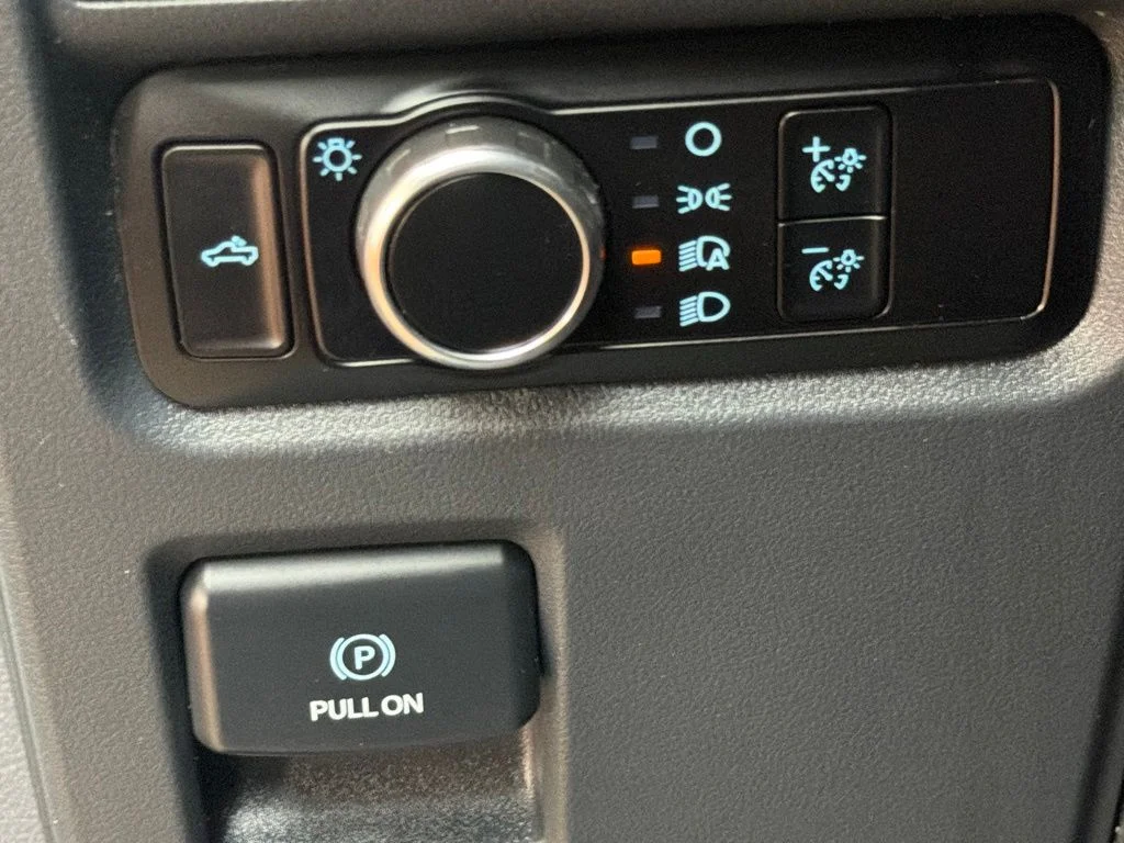 Used 2023 Avalanche Ford XL image 22